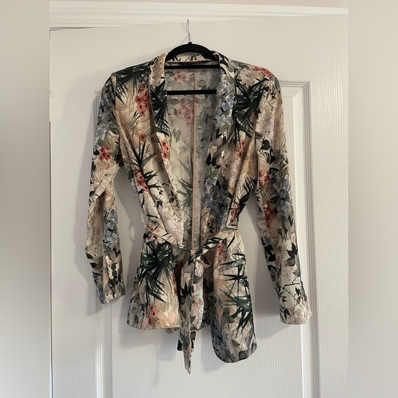 Zara silky floral blazer/smoking jacket M - Picture 3 of 5